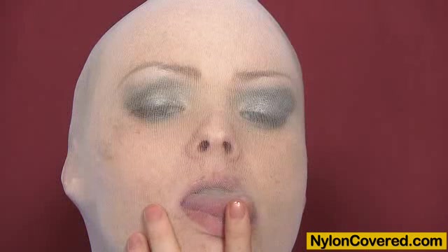 Redhead Samantha nylon face