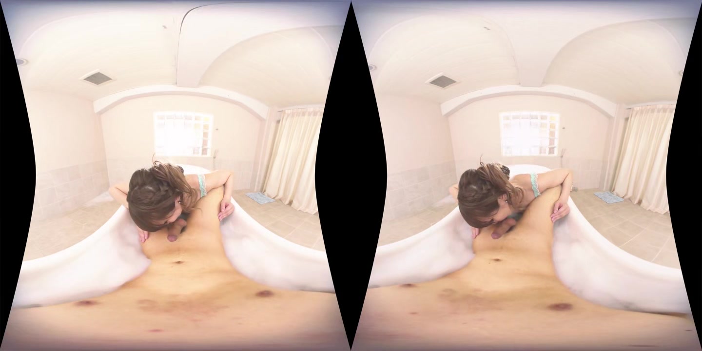 The Most Comfortable Service Must Be Blowjob In Bubble Bath