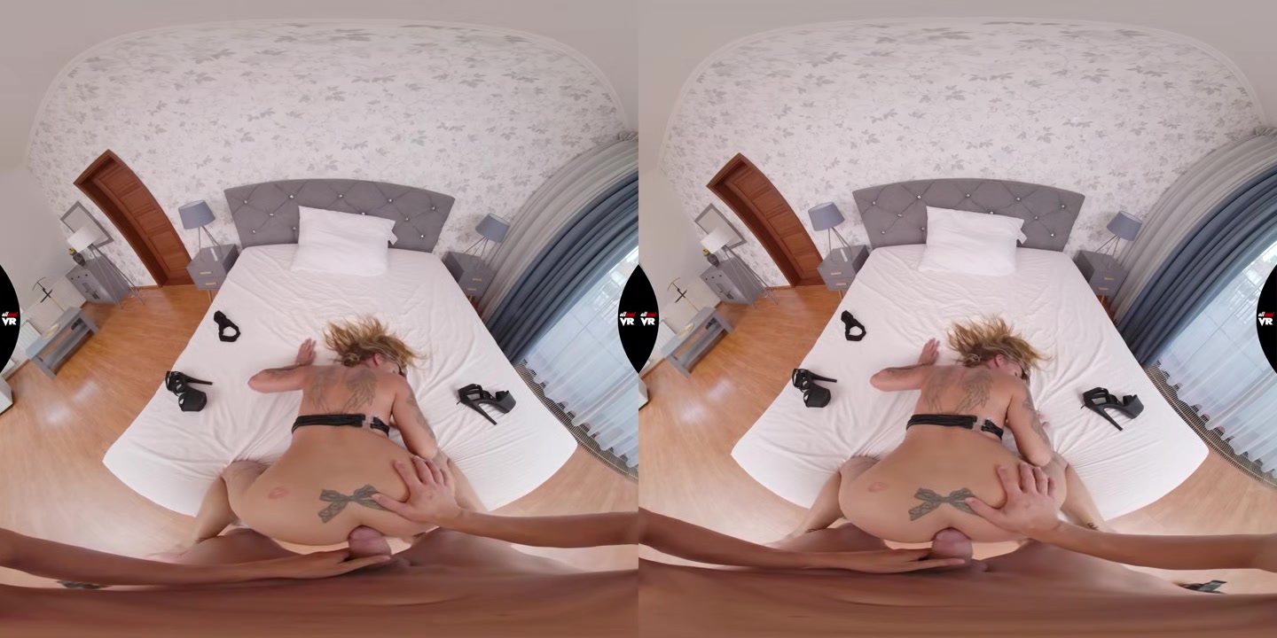 Horny Italian Slut Gets It In Her Ass