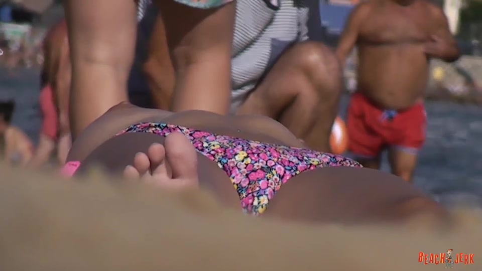 Bikini flowers - BeachJerk