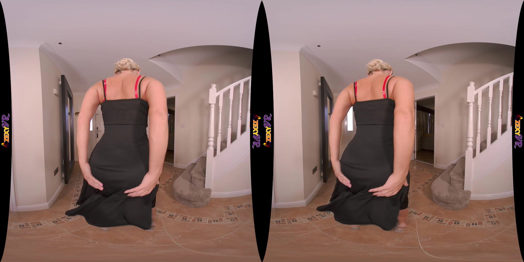 Sexy & Seductive featuring Louise - ZexyVR