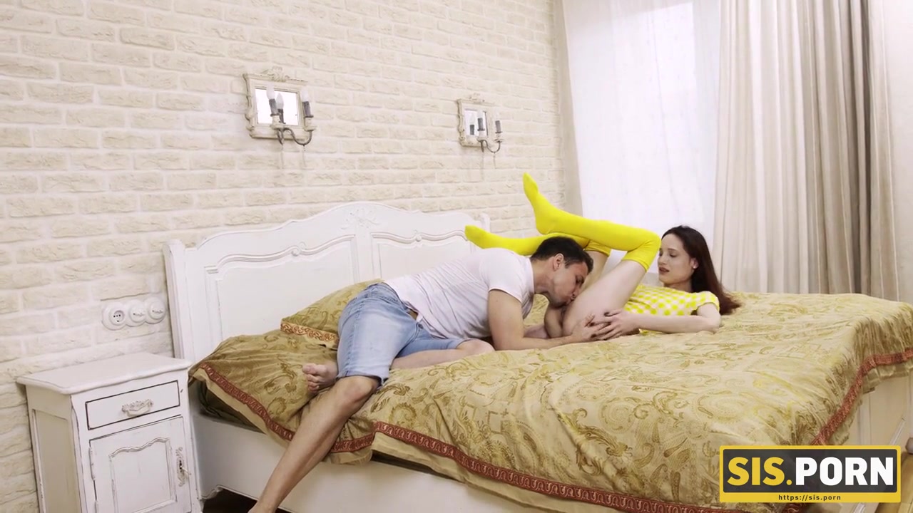 SIS.PORN. Stupid pretext helps smart guy seduce his red-haired stepsis