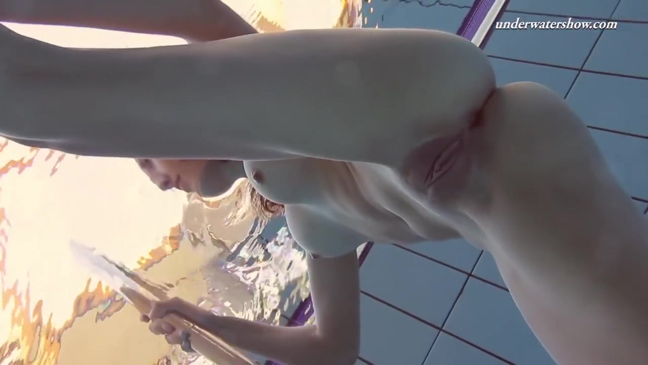 Czech teen 18+ Sima In The Public Swimming Pool Nude
