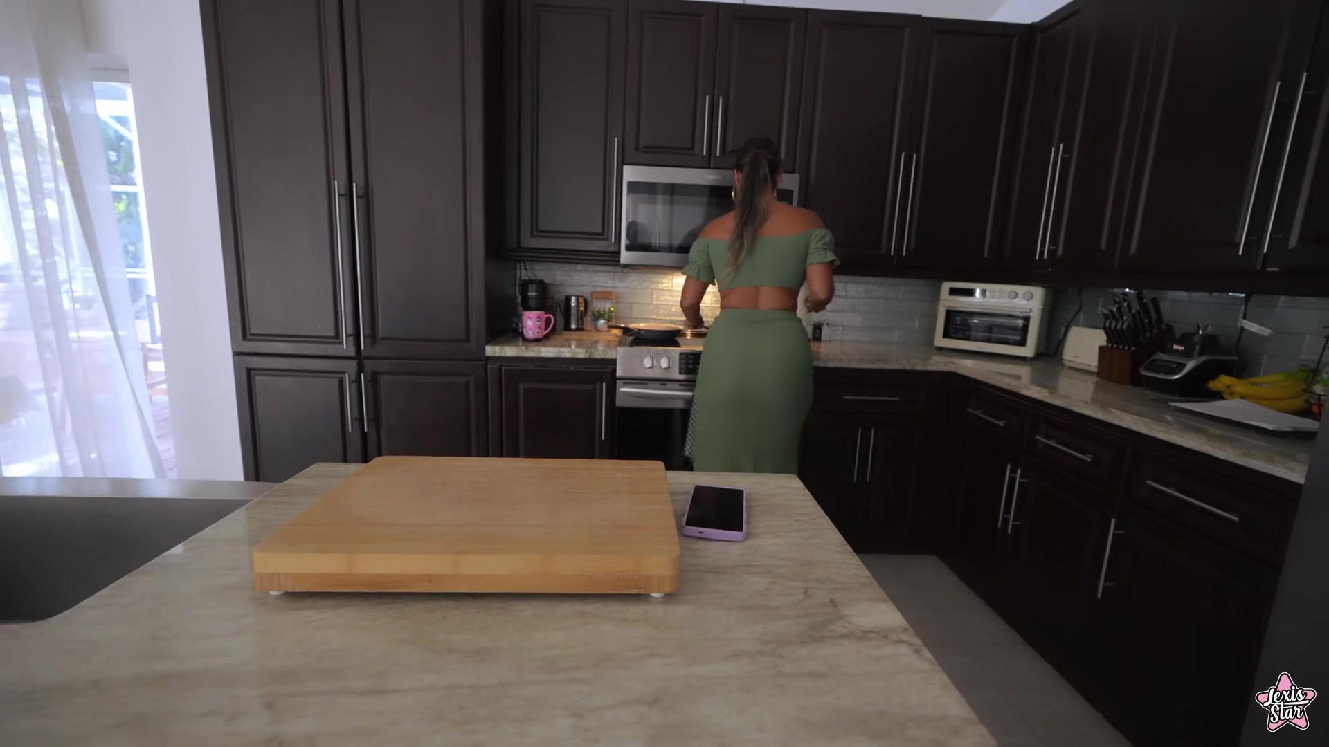 Omg Stepmom Gets Massive Facial - Lexis Star