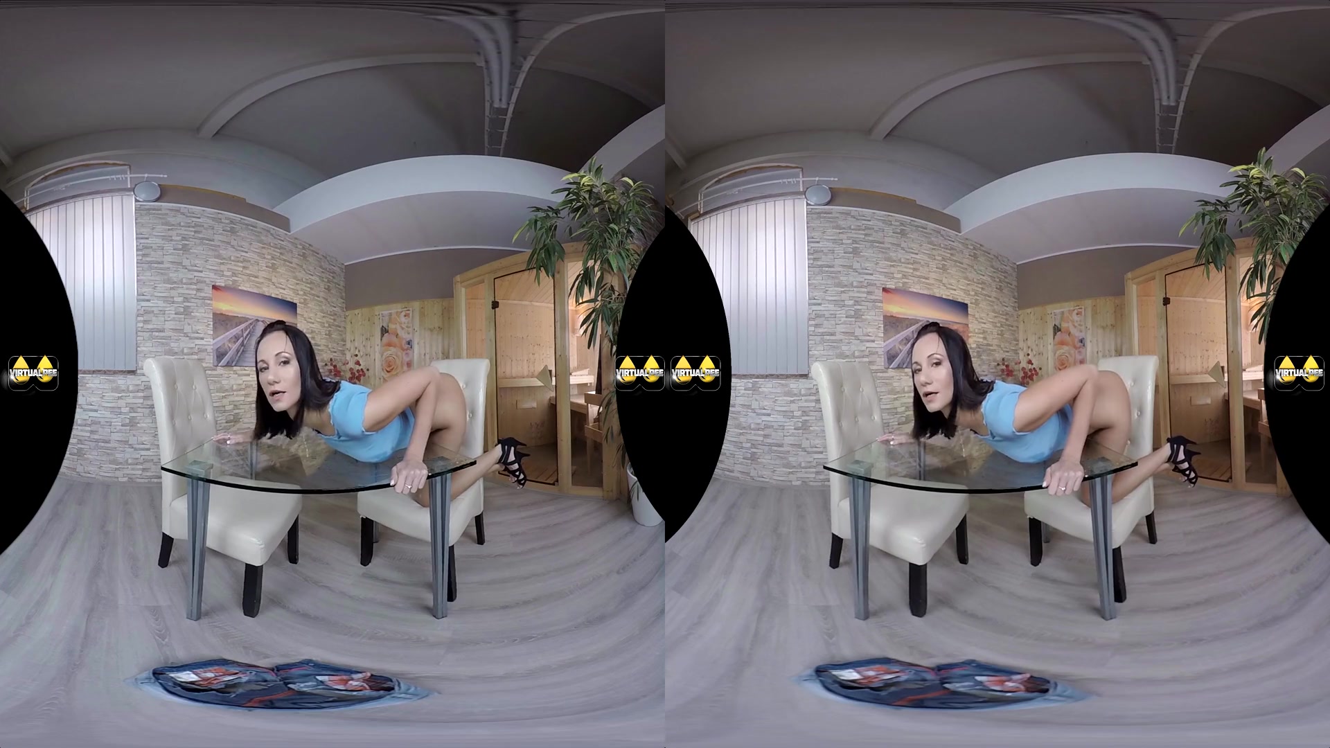 Evelyn Neill in Pissy Fingering - VirtualPee