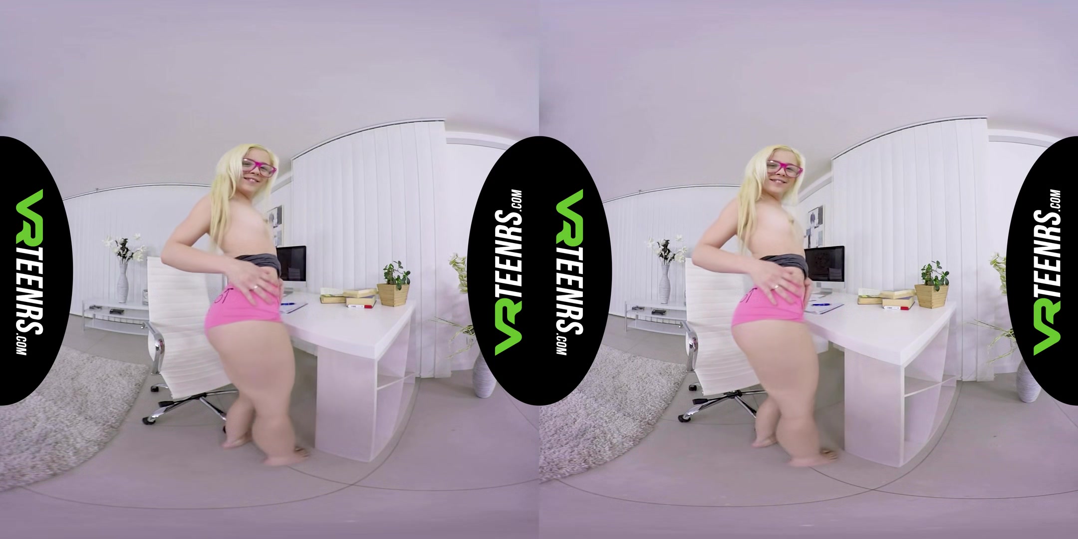 Petite Teen Masturbating In The Office Vr - Solo Masturbation
