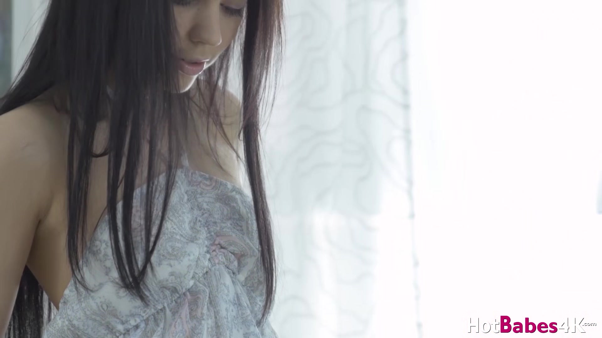 Young babe Nora shows off stunning body while masturbating