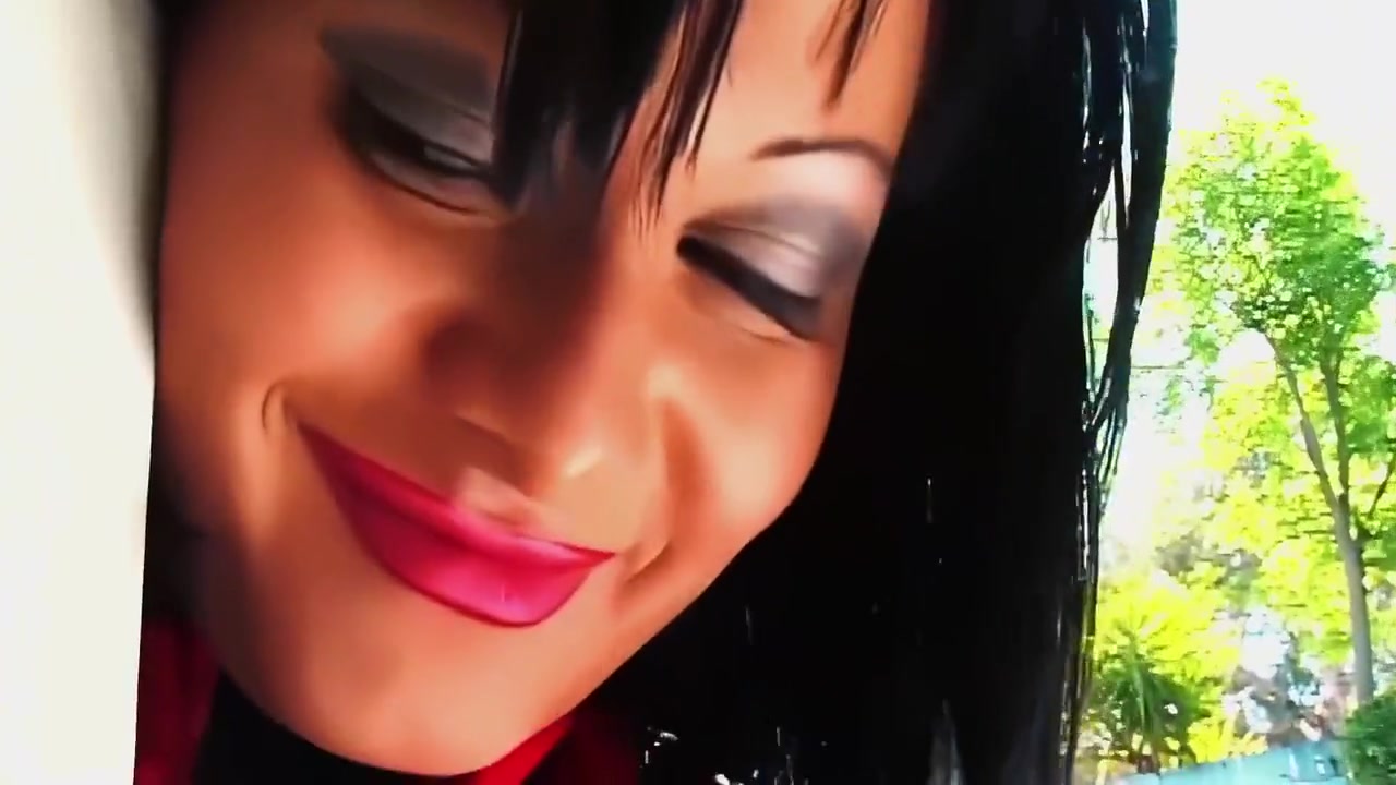 Sandra Romains Asshole Gets Stretched As She Gargles Cum
