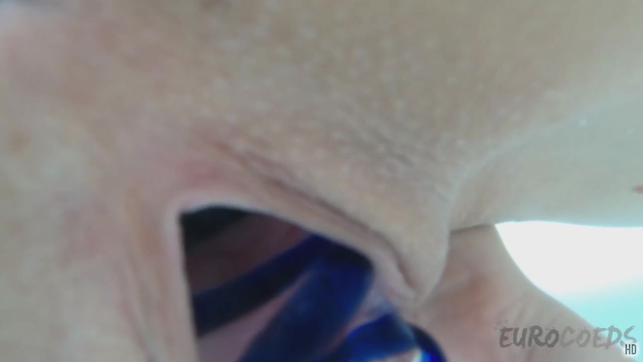 Skinny Hot Model Poppy Masturbating With A Glass Dildo Underwater Jacuzzi