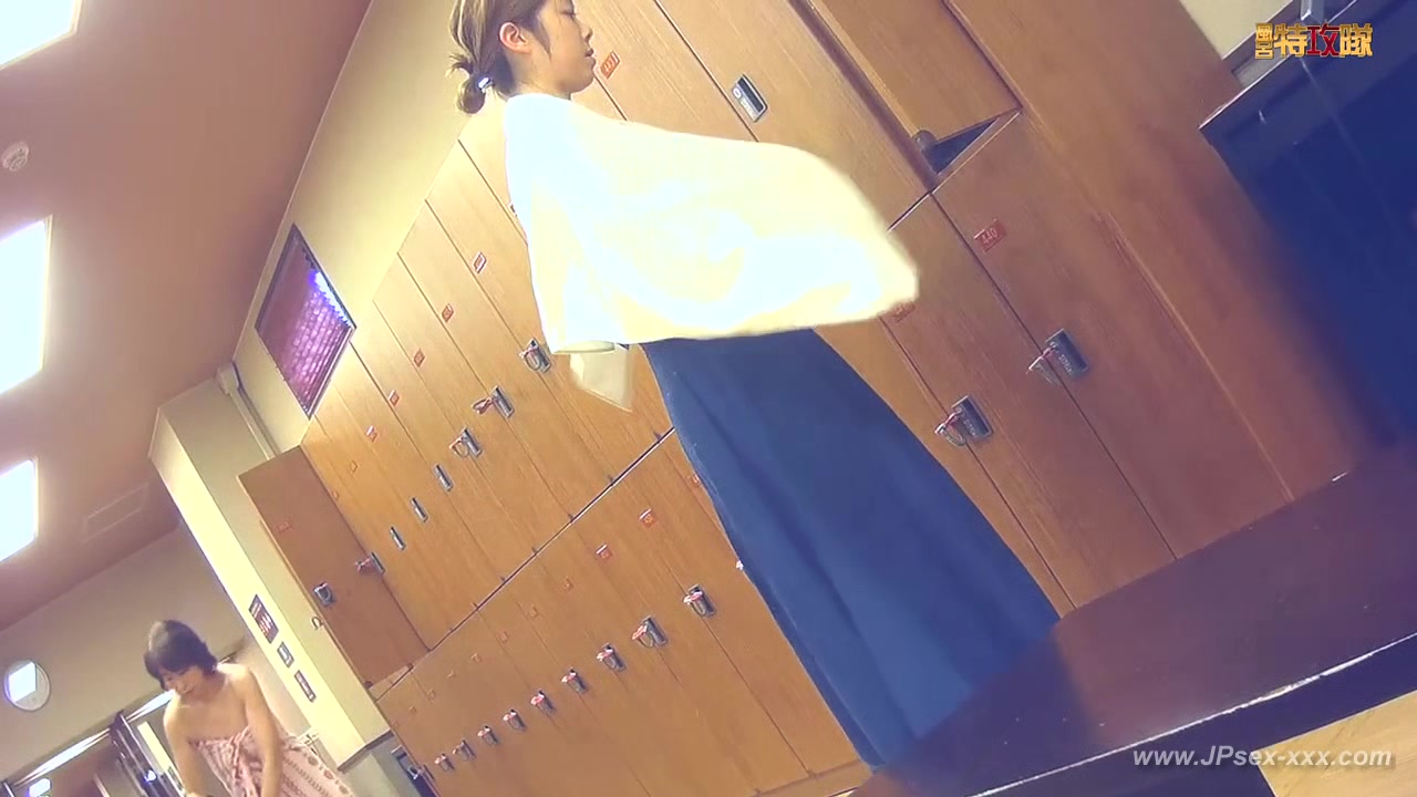 japanese public bathroom changeroom.57
