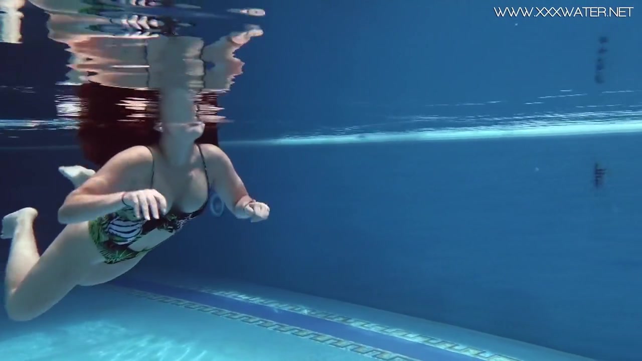 Hot Spanish Babe Underwater - Diana Rius