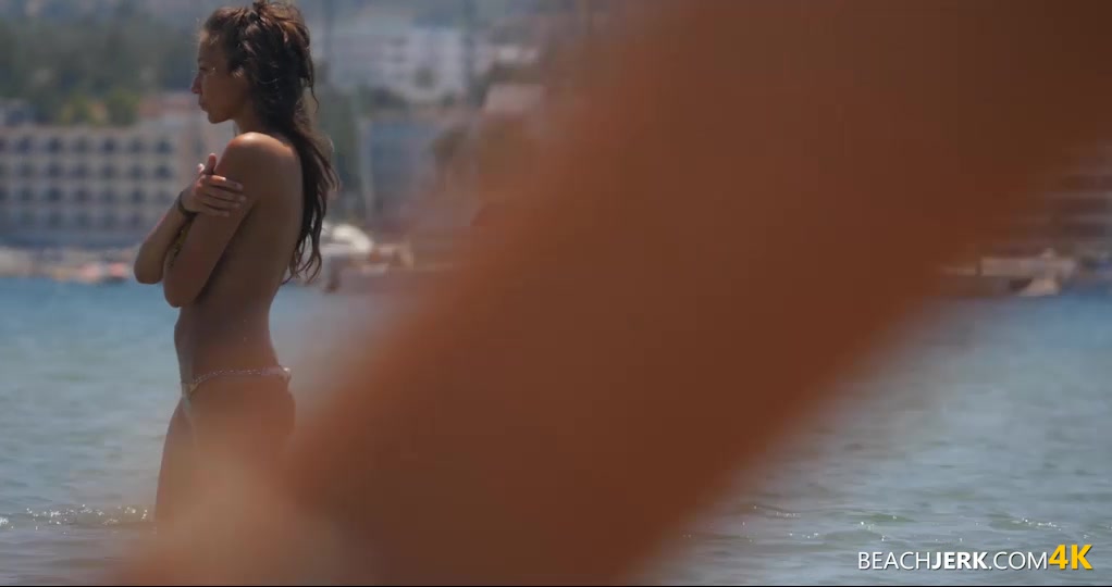 The Smell Of Pussy - BeachJerk