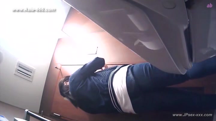 peeping Korean restaurant toilet.16