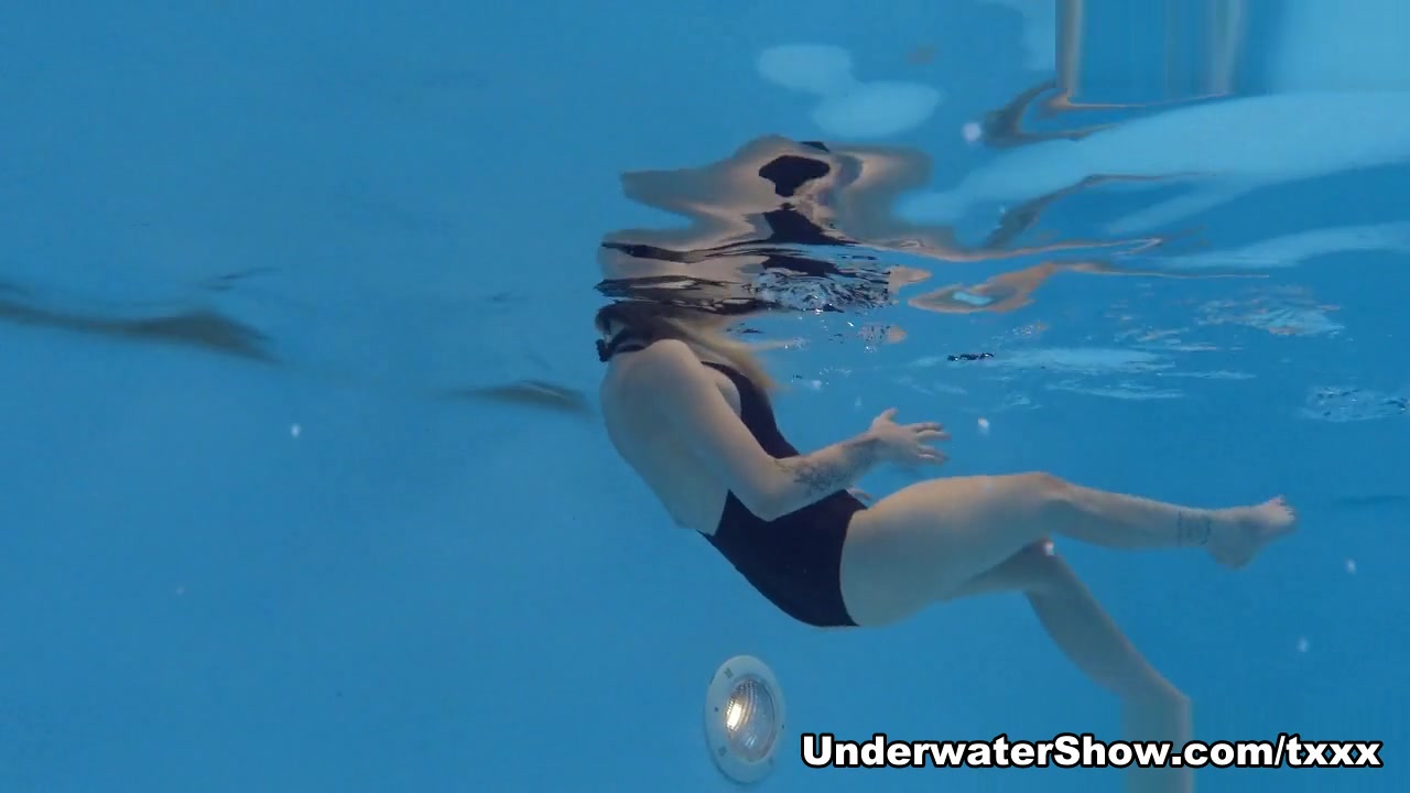 Mimi Cica Video - UnderwaterShow