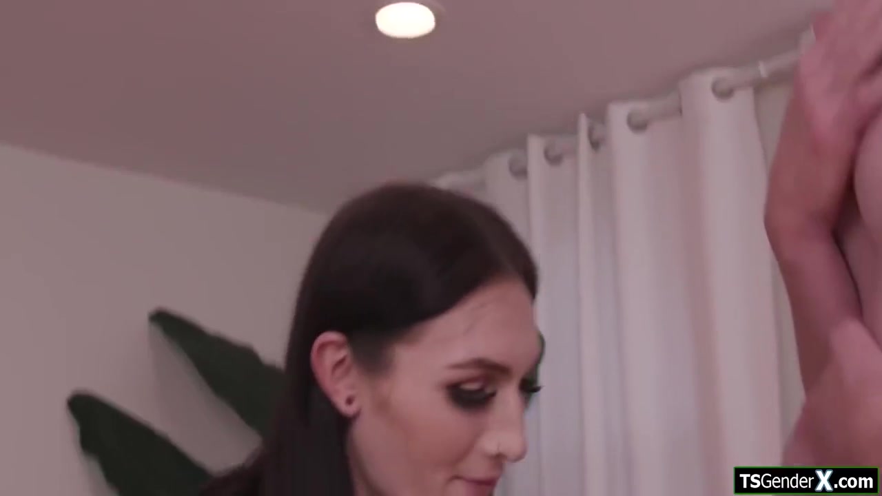 Tgirl Boss Makes It Up To Me By Sucking My Dick - Nikki North, Nikki Boss And Brody Kayman