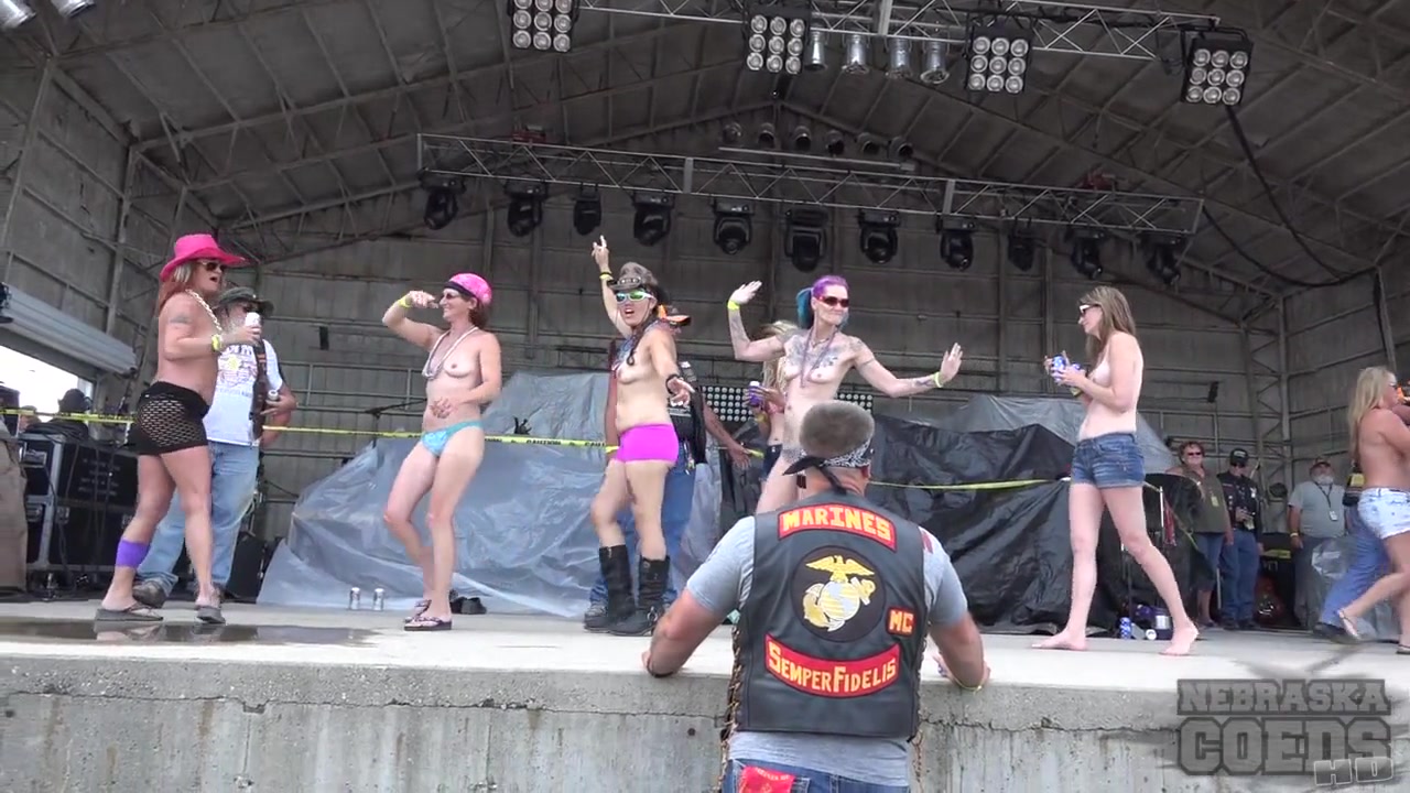 Huge Amateur Wet T Contest At Abate Of Iowa 2016 - NebraskaCoeds