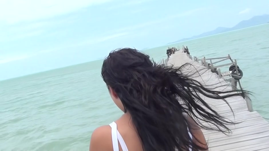 Bella in bikini girl represents a sex on the beach xxx