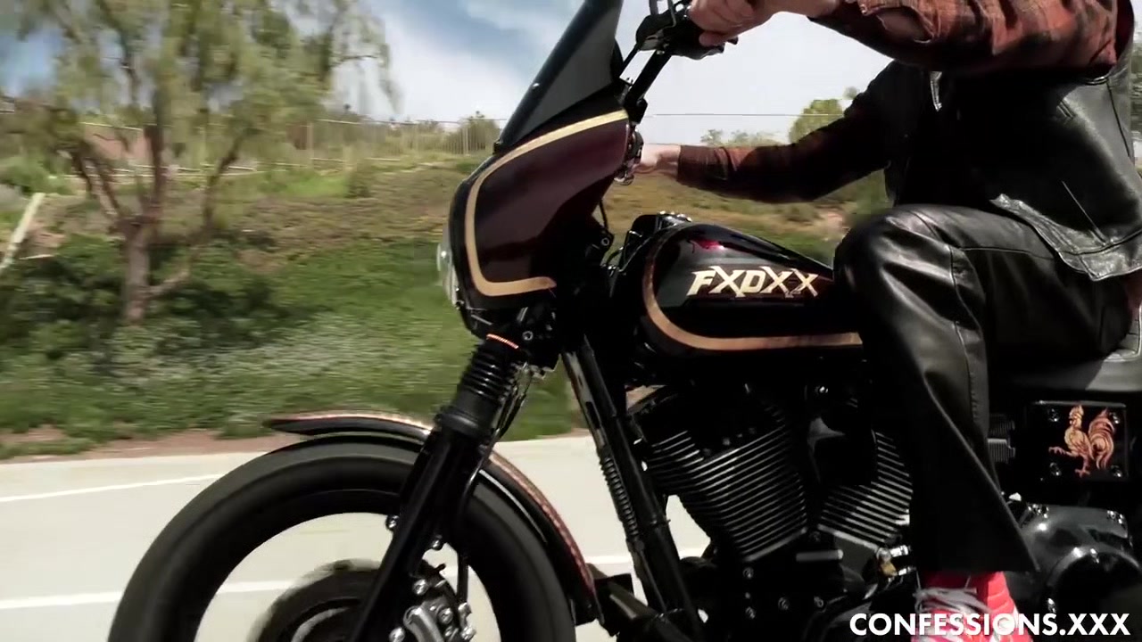 Brunette Kenzi Ryans Having Hardcore Outdoor Sex With Her Biker Boyfriend