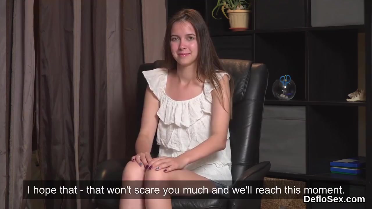 Intriguing teen 18+ Finger Fucks Narrow Pussy Until She Is