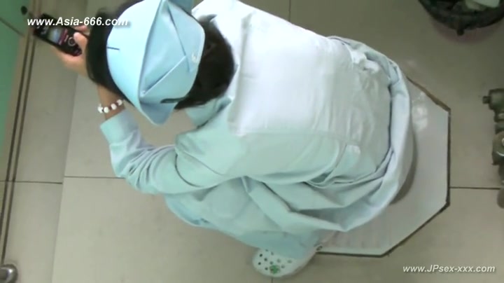 chinese girls go to toilet.45