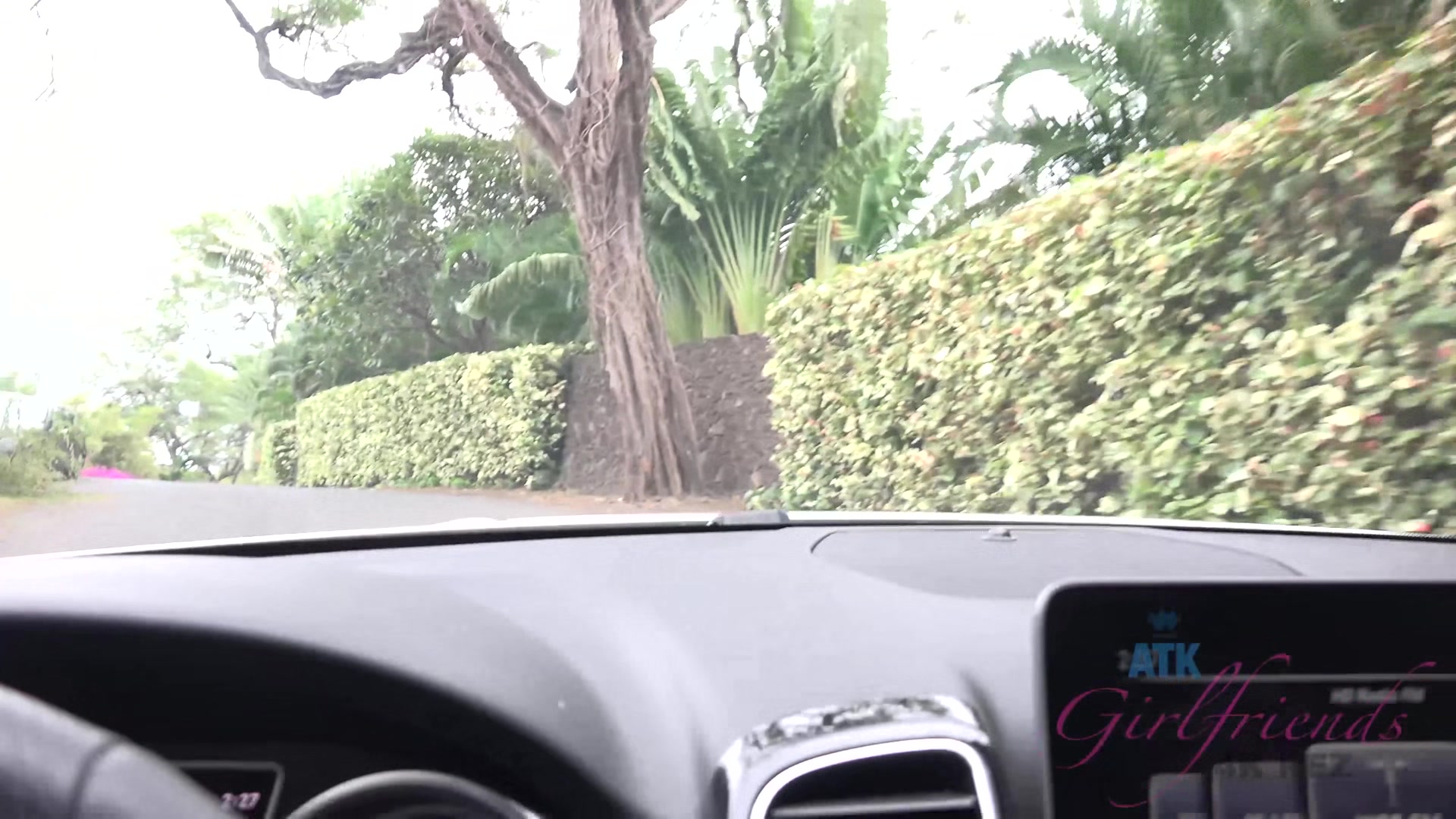Virtual Vacation On Hawaii With Emma Hix 1/16