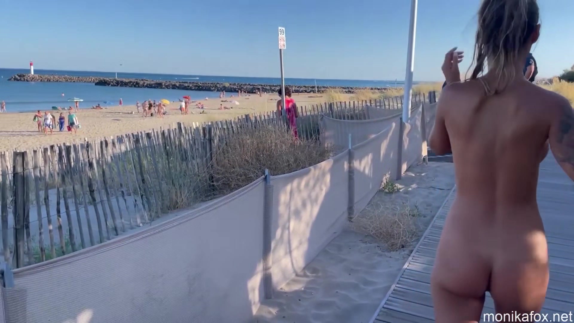 Monika Fox Naked Walks In Front Of The Police - Monikafox