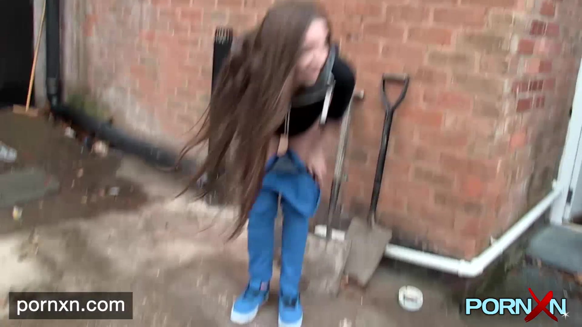British skinny Leyla flashing in London