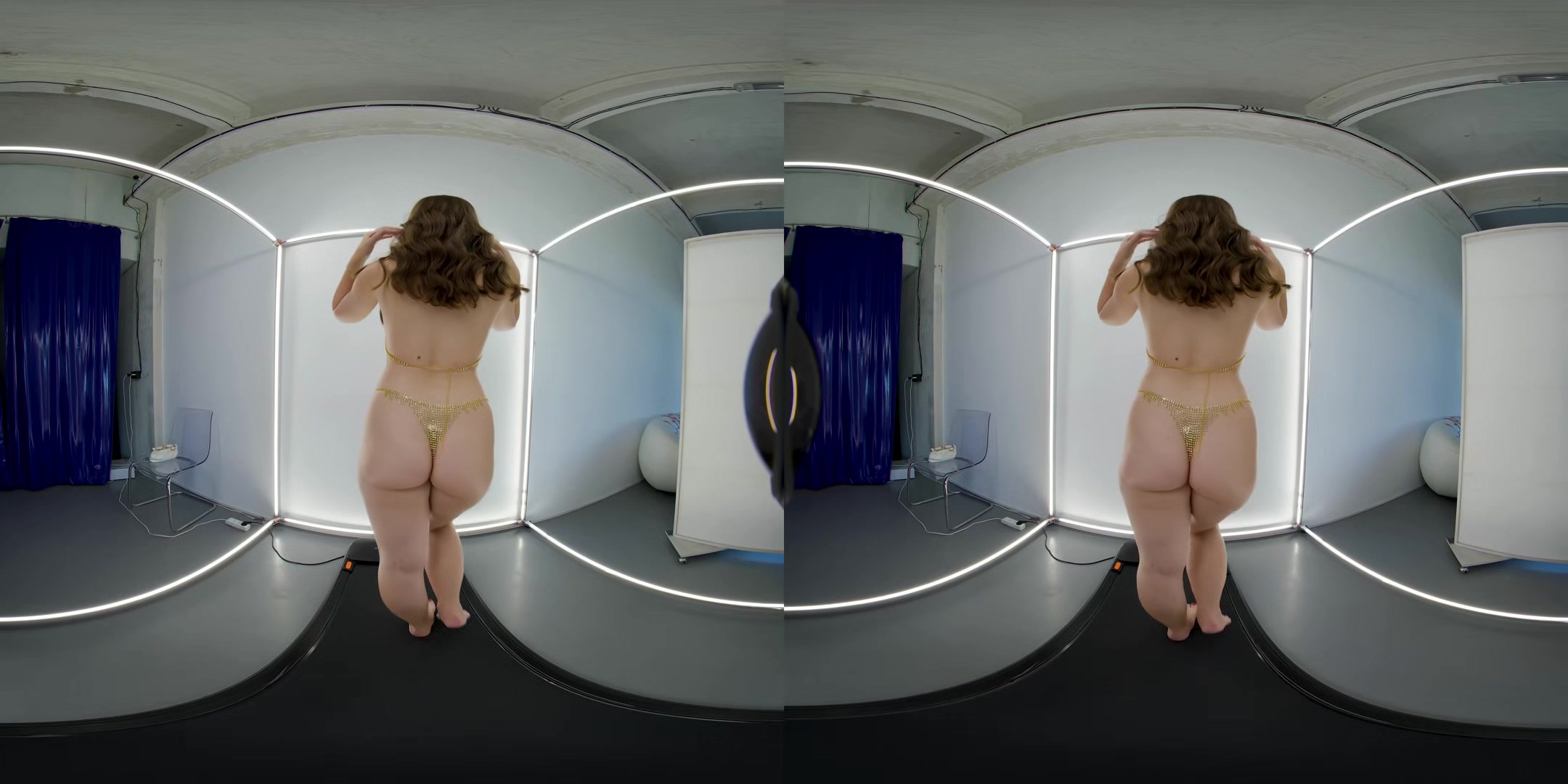 Walking Ass, Walking Pussy And Other Treadmill Experiments With Olena