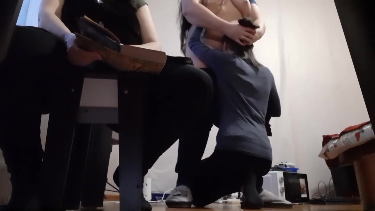 While My Teacher And I Are Preparing To Take The Exam My Girlfriend Gives Me Cunnilingus Risky Sex