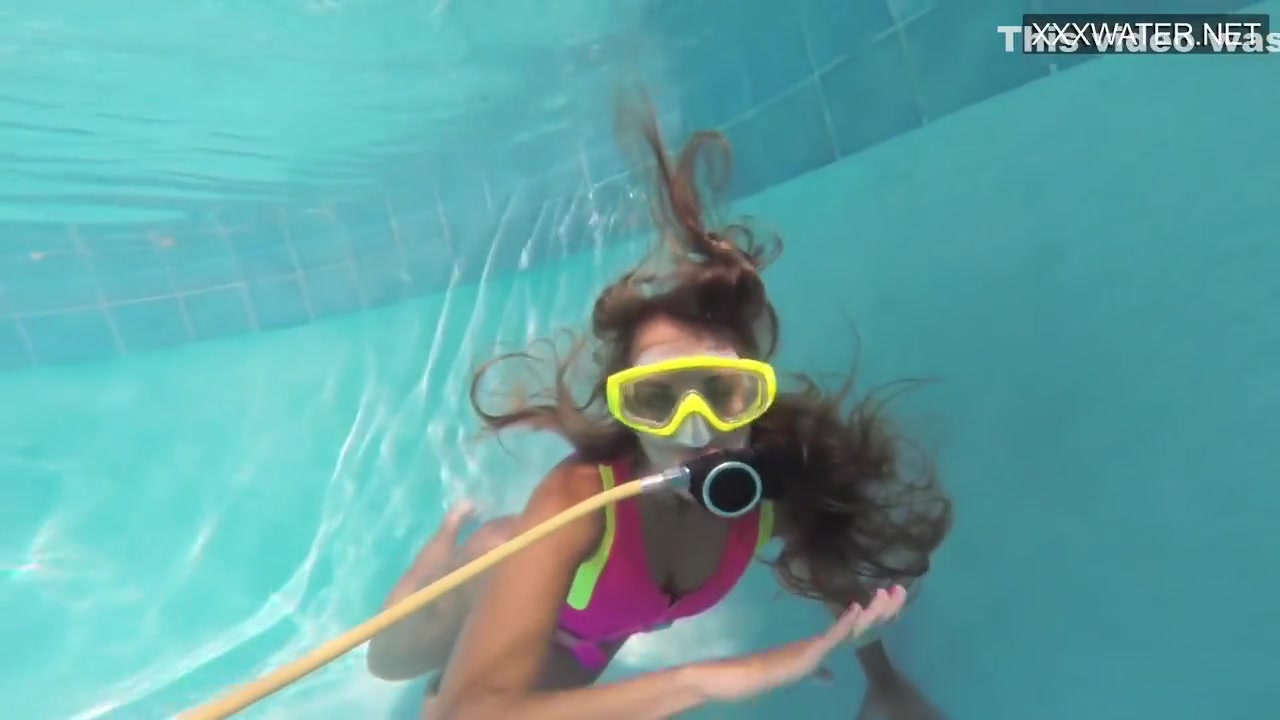 Cute teen 18+ Irina Poplavok Swims Naked Underwater