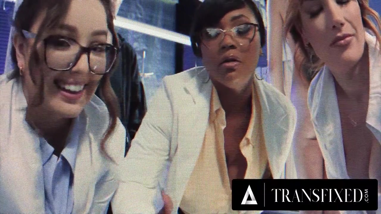 Dolls Uses Fuck Machine On While Fucks 14 Min - Leana Lovings, Eva Maxim And Siri Dahl