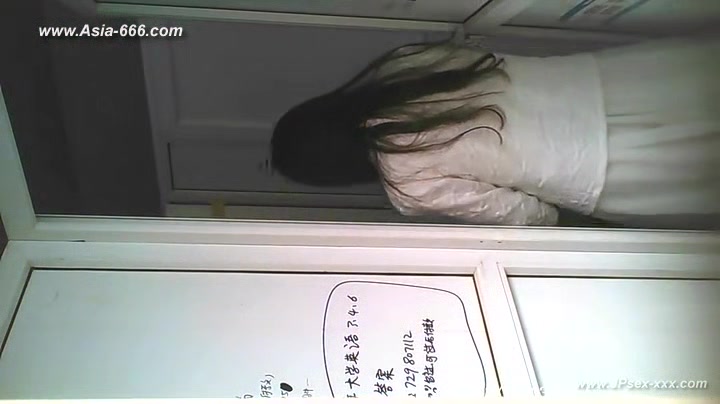 chinese girls go to toilet.96