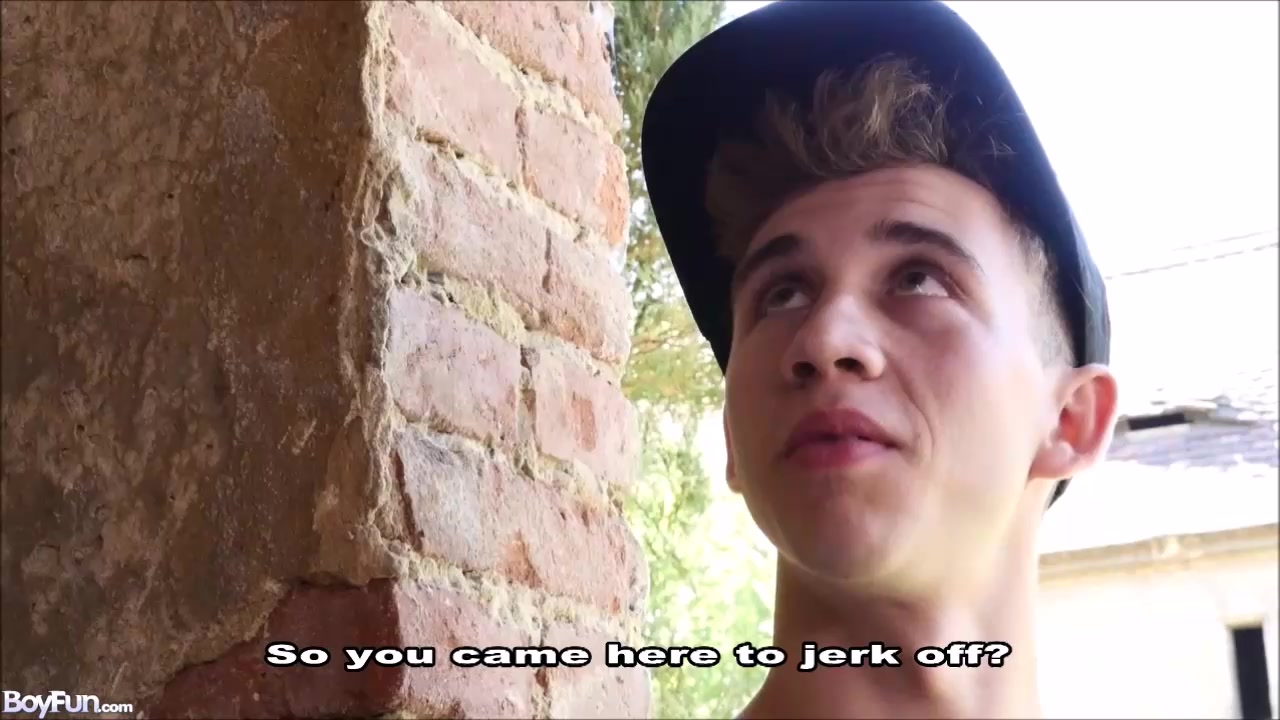 Gay Outdoor Backyard Bareback Fuck