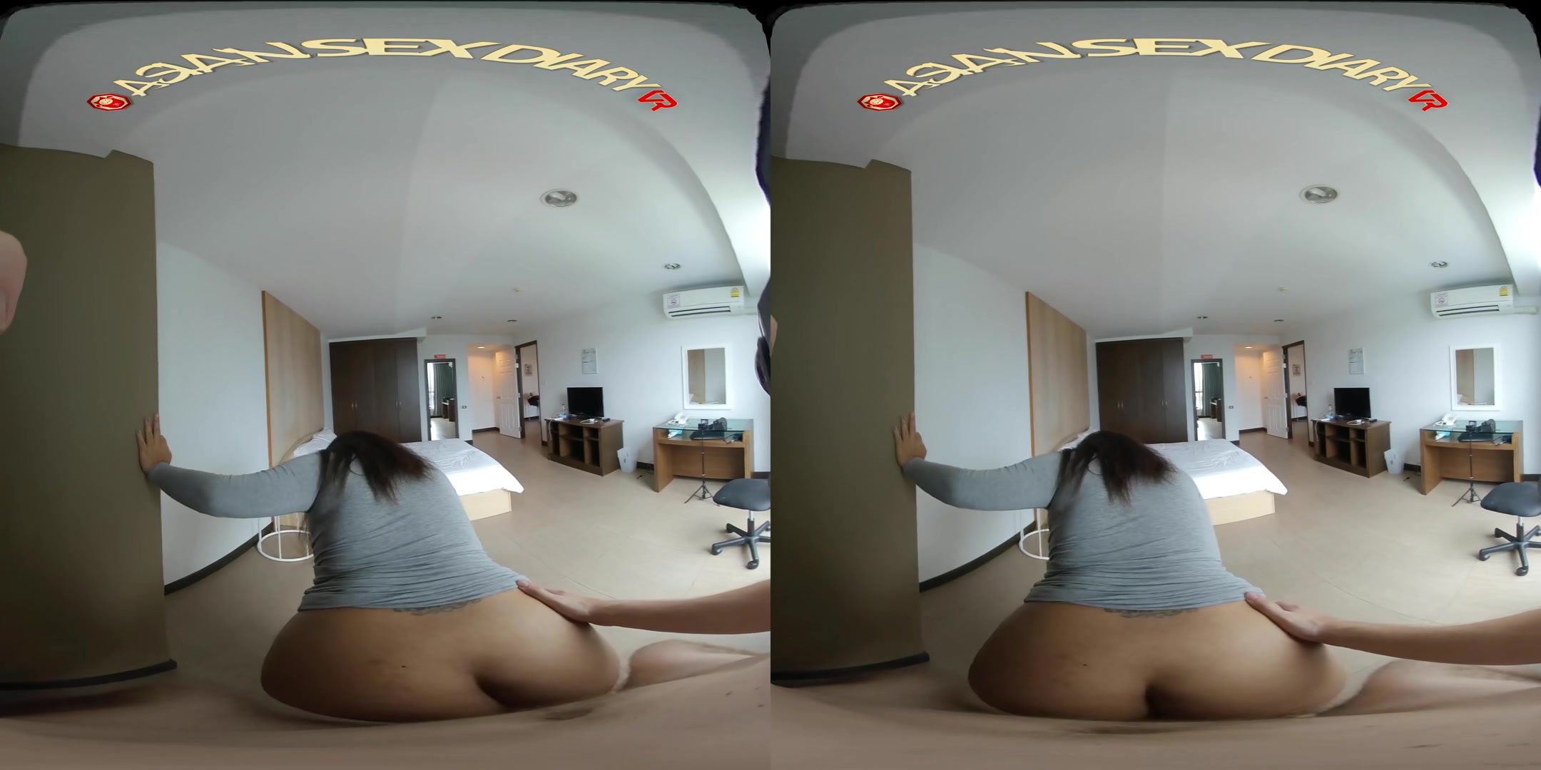 Meeting Thai MILF in Bangkok Mall - AsiansexdiaryVR