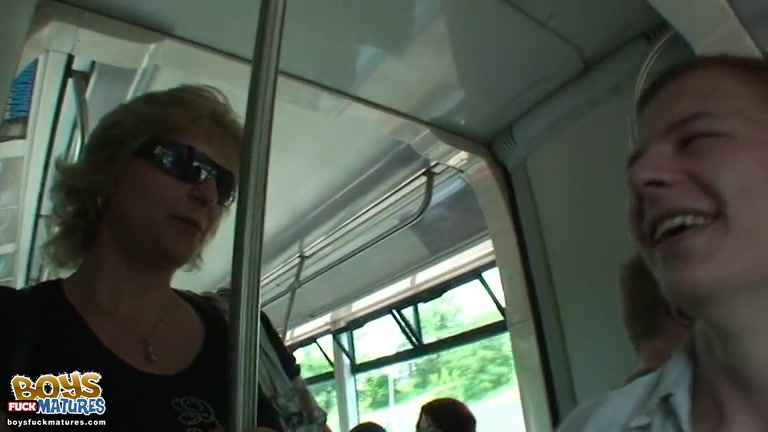 Tourist talked into hot stuff