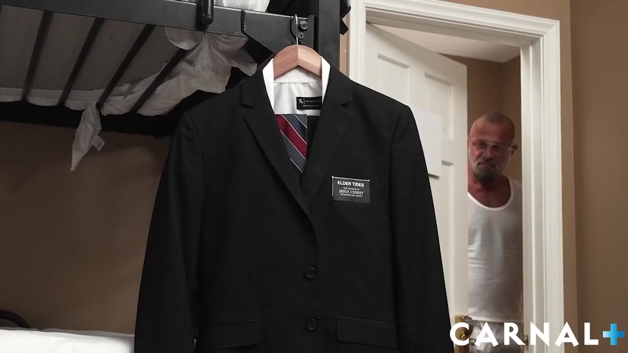 Hot Master Watches Hung Twinks Barebacking With Felix Kamp, Master Kamp And Dex Devall