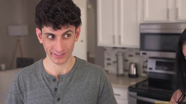 Attached To My Stepmom - S1:E9 - Momlover
