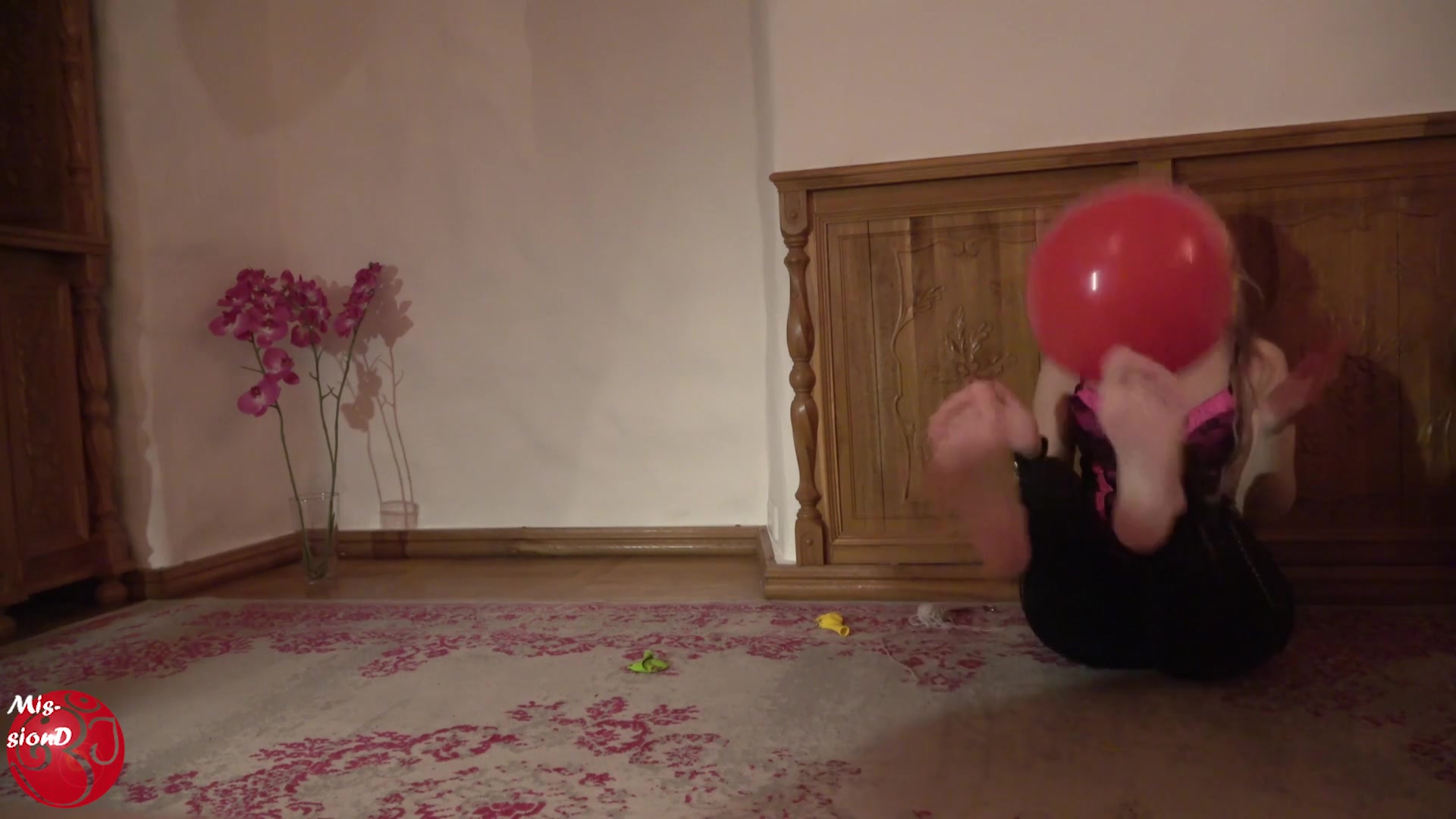 Blonde Plays With Balloons - Sex Movies Featuring Findom Goaldigger