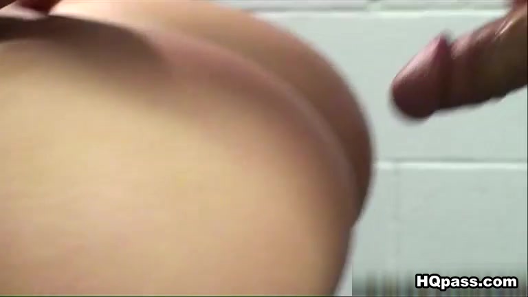 DareDorm : Kiss thiz