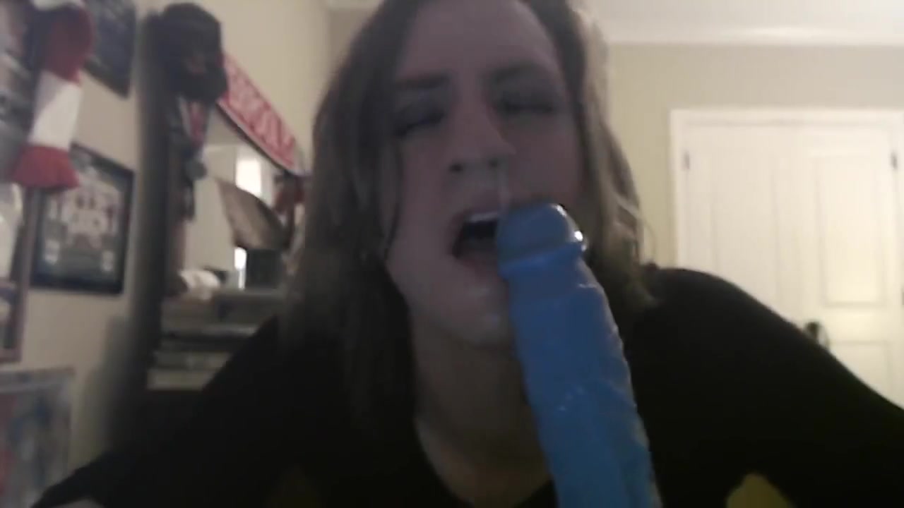 Femboy Dances and Deepthroats Thick 8-Incher