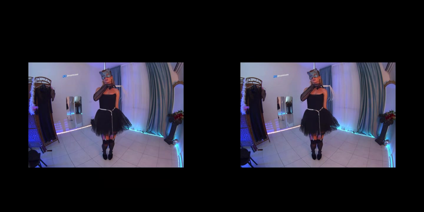 Amazing Blonde Dances A Pole Dance