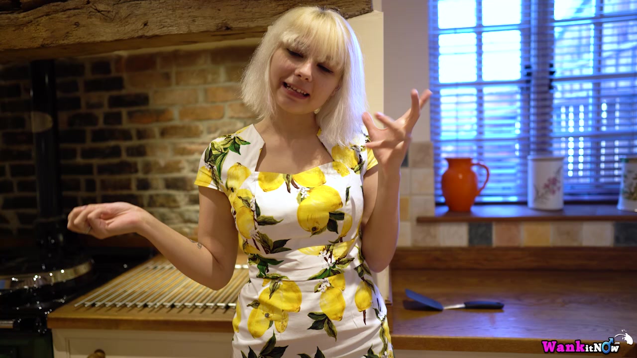 Baby Dolliy - A Little Game - Sexy Videos - WankitNow