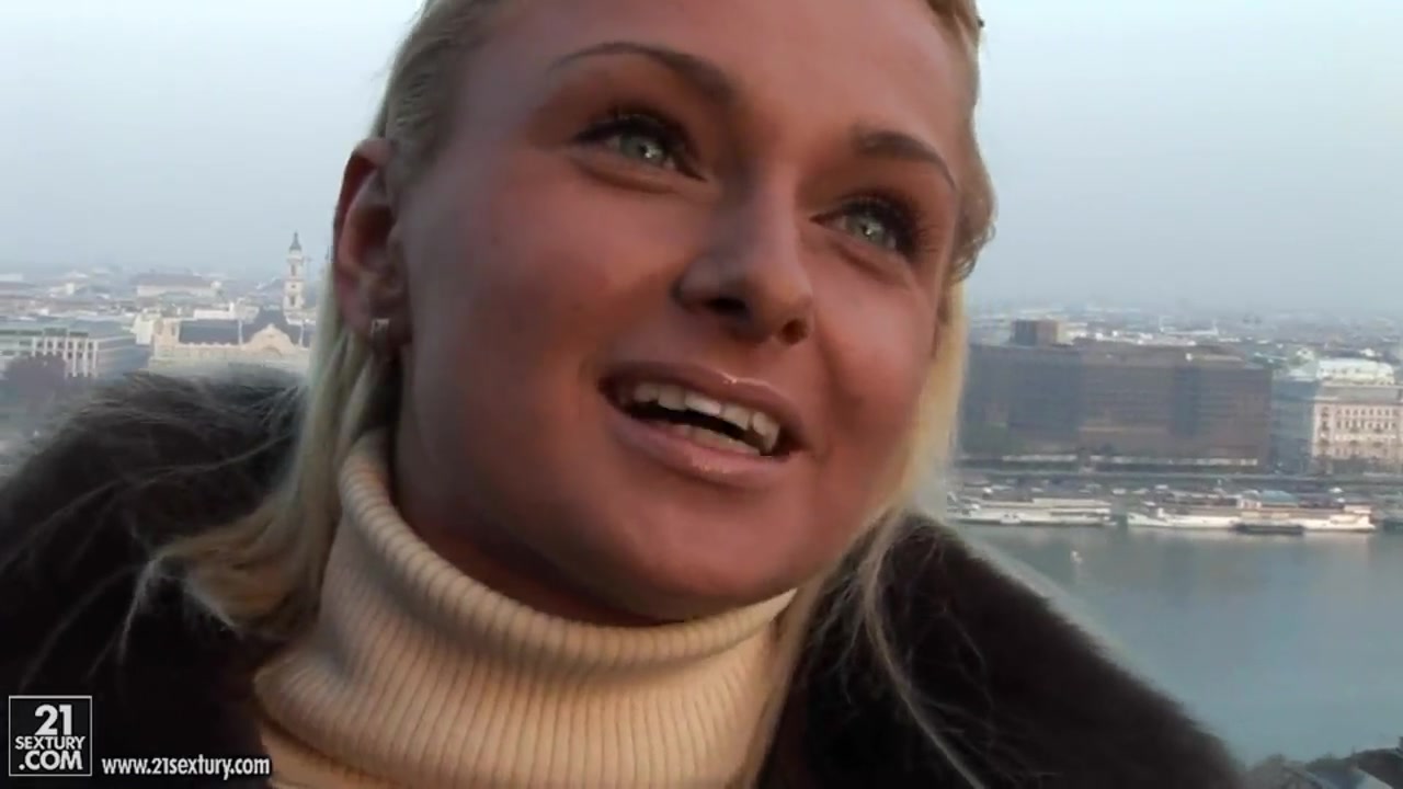 Marvelous Ivana Sugar taking a walk over the town and chatting