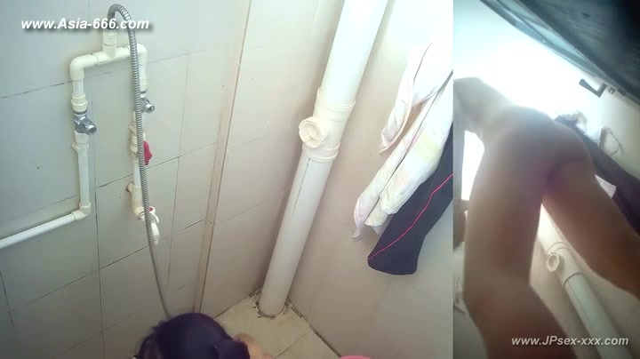 peeping chinese girls bathing.27