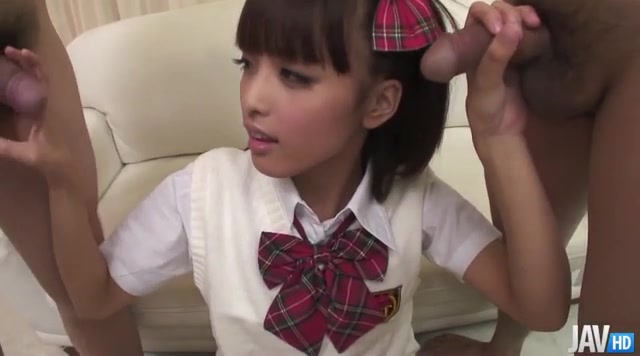 パイパン女子校生に連続口内射精！