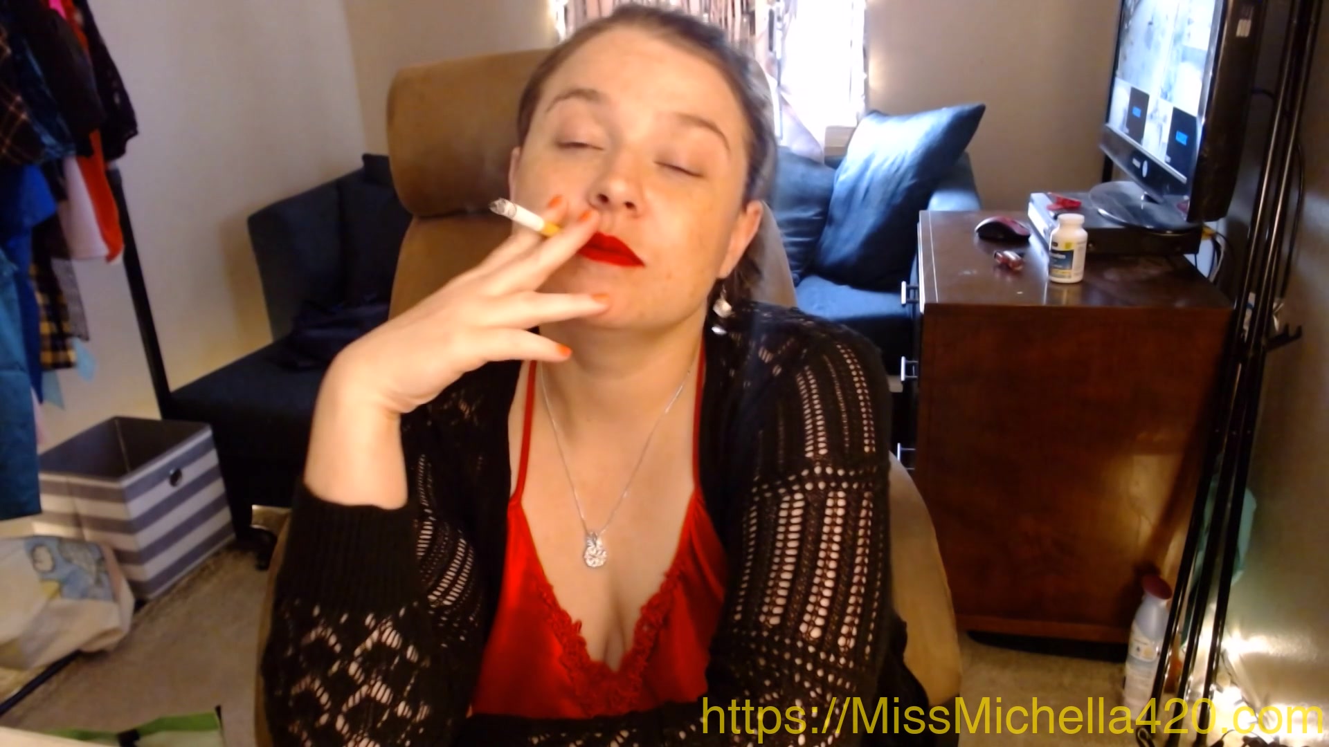 I Could A Better Orgasm From This Battery Than I Could Ever Get From You Little Shrimp Boy - Missmichella420