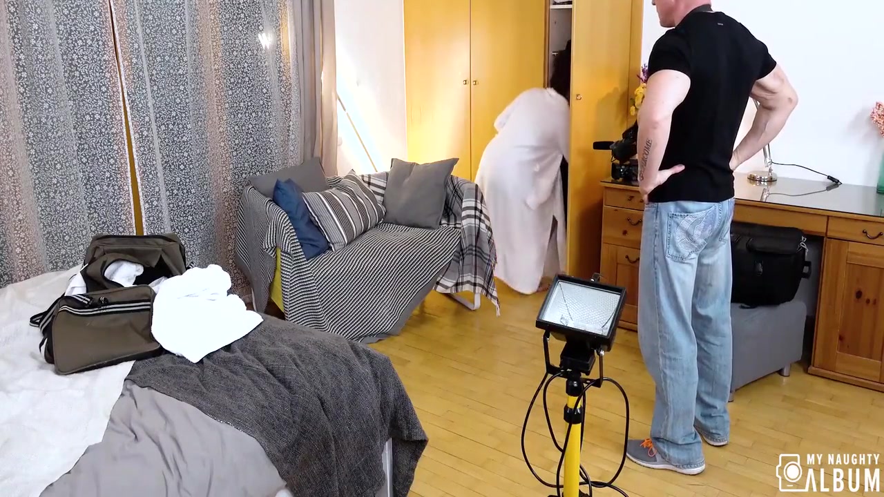 Photographer Fucks His Client For Sexy Photos (vanessa Decker) 10 Min
