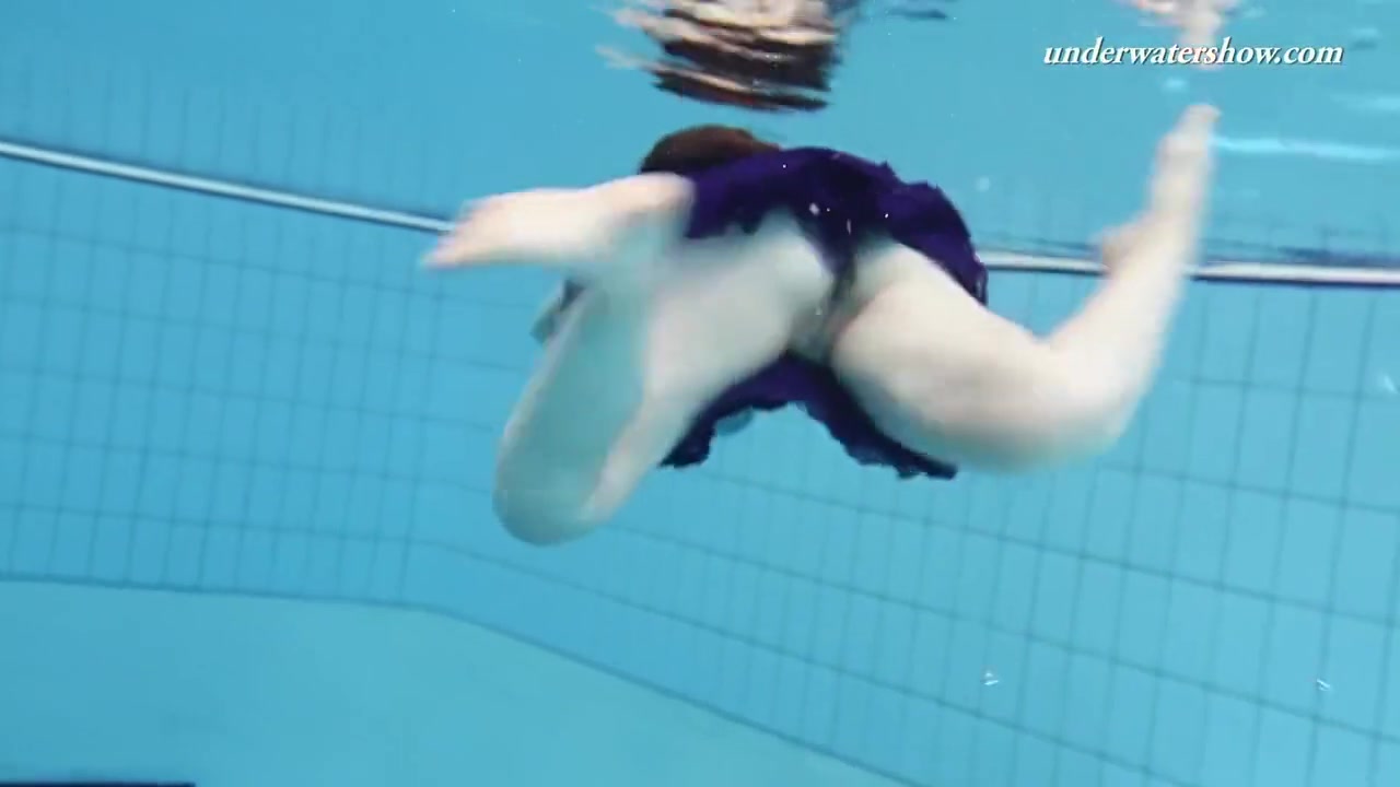 Juicy Pussy Lenka Swimming