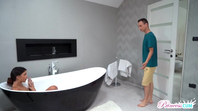 Stepsis Gets Dirty After A Bath - S10:E5 - Nubiles-Porn