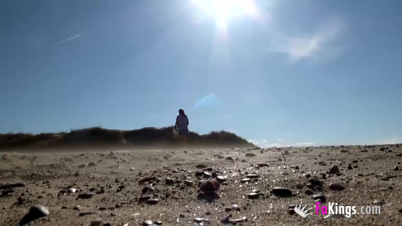 Masturbating in nude beach while guys watch and jerk off